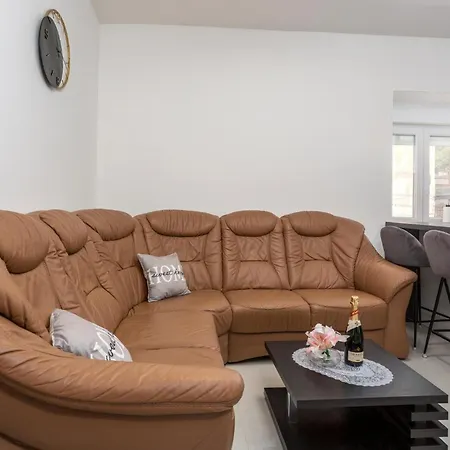 3 Bedroom Gorgeous In * 里耶卡