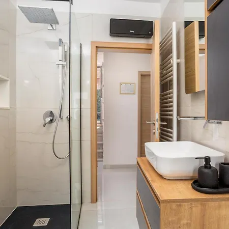 Gorgeous In With Wifi *