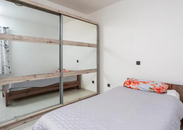 Apartamento Gorgeous In With Wifi